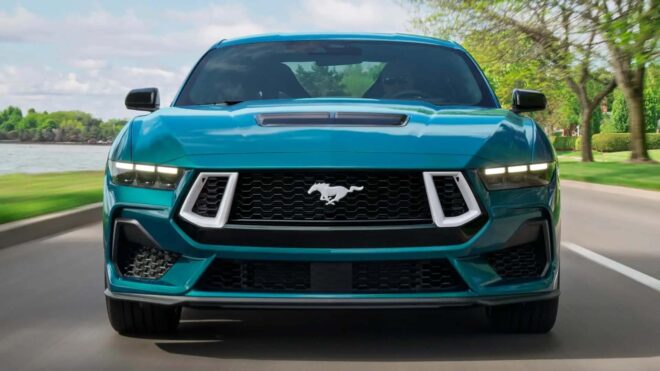 Dört kapılı “Ford Mustang” geliyor